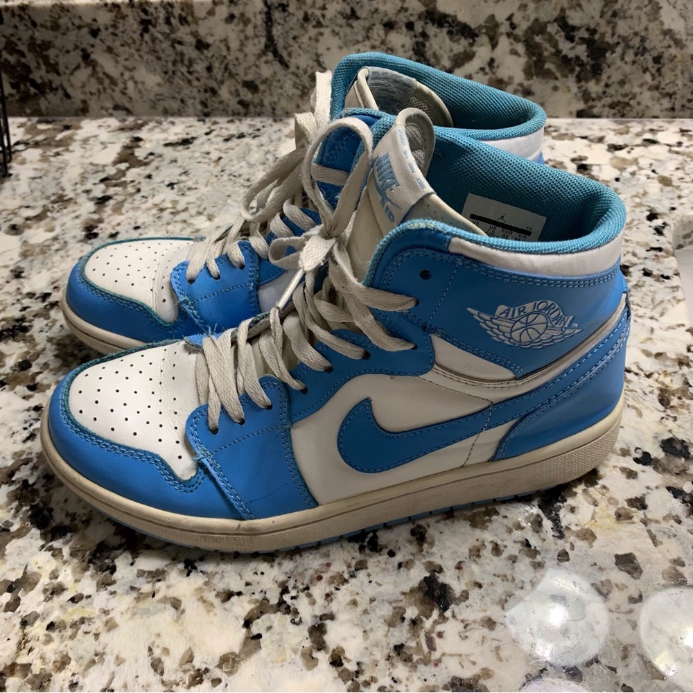 Air Jordan 1 University Blue